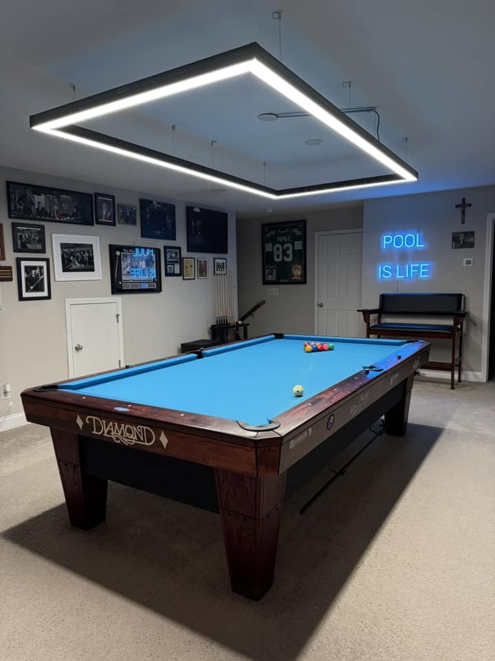 Perimeter pool table light over a 9ft diamond pool table